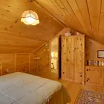 Bedford House On 1 Acre With Deck, Views!