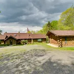 Bedford House On 1 Acre With Deck, Views!