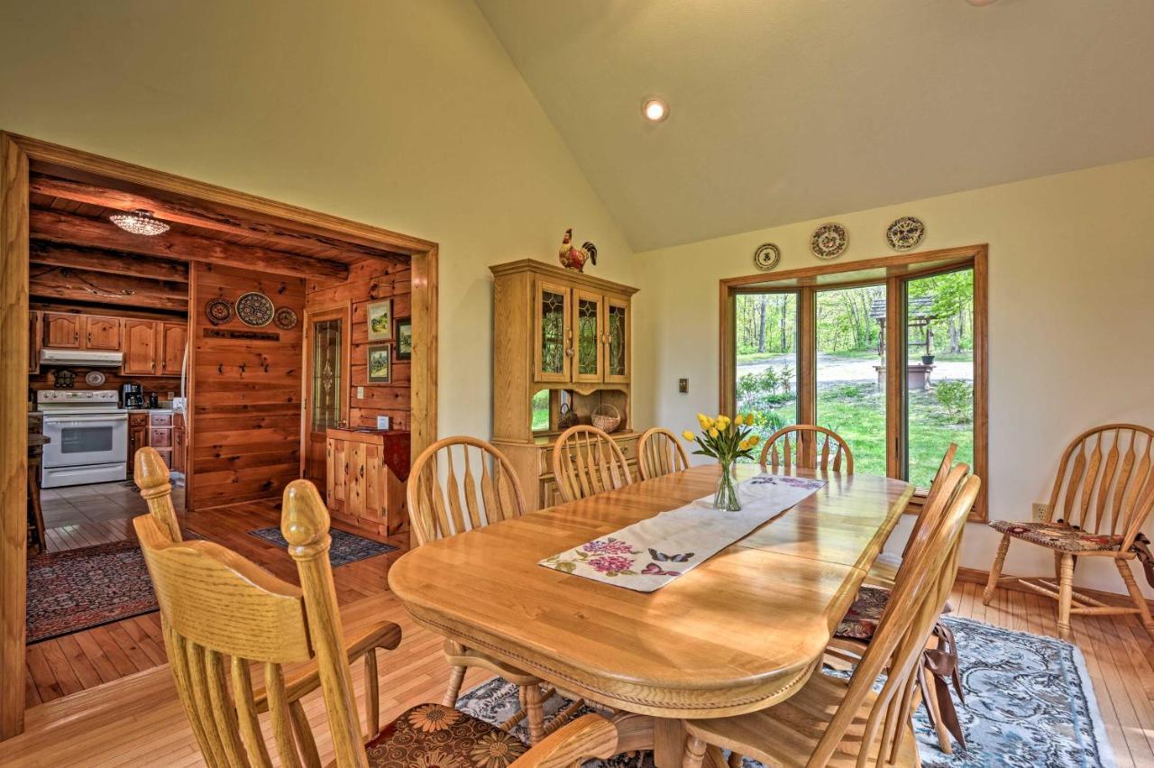 House On 1 Acre With Deck, Views! Casa de férias
