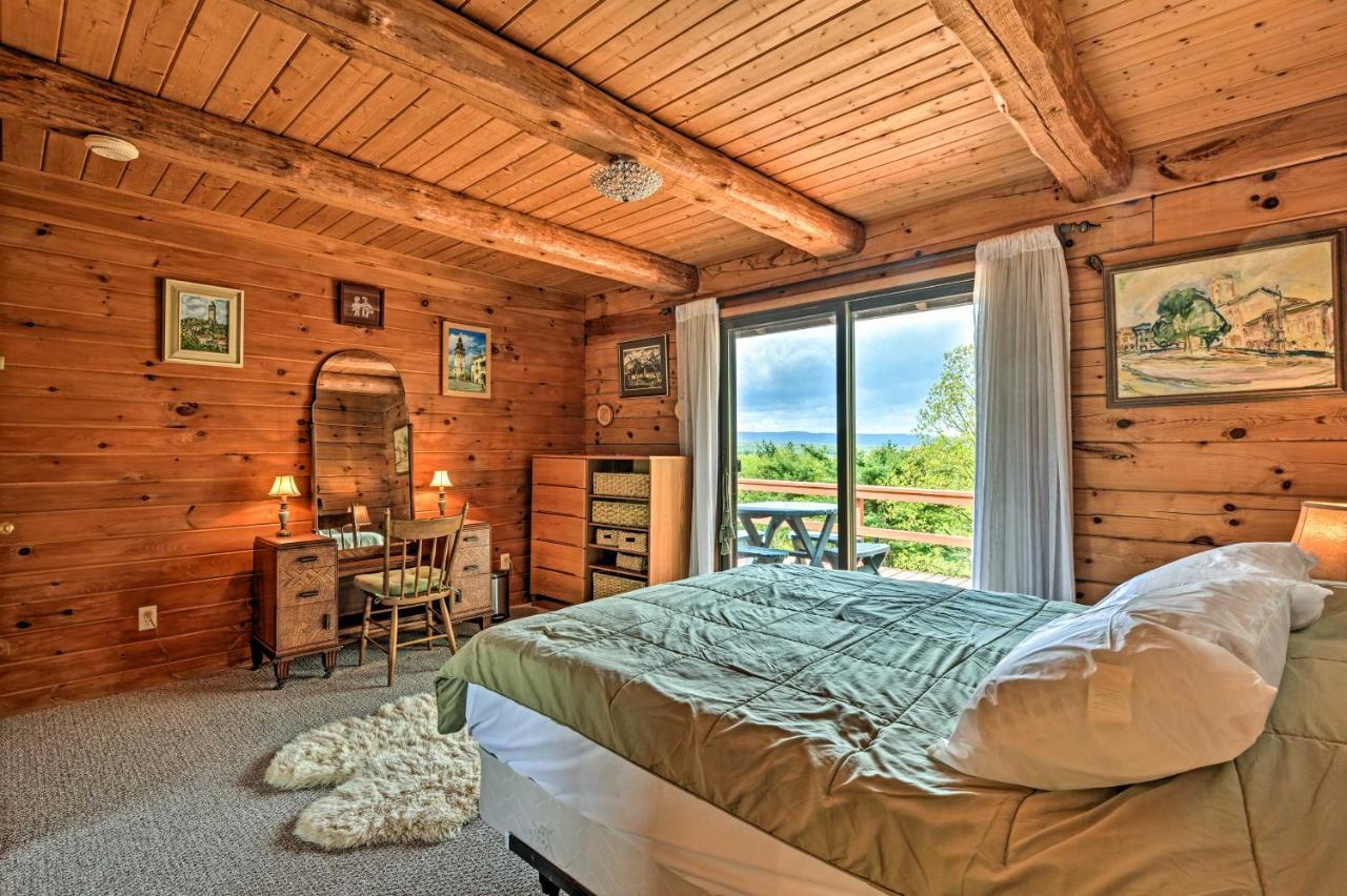 House On 1 Acre With Deck, Views! *