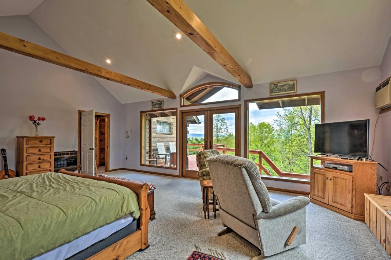 House On 1 Acre With Deck, Views! Casa de férias