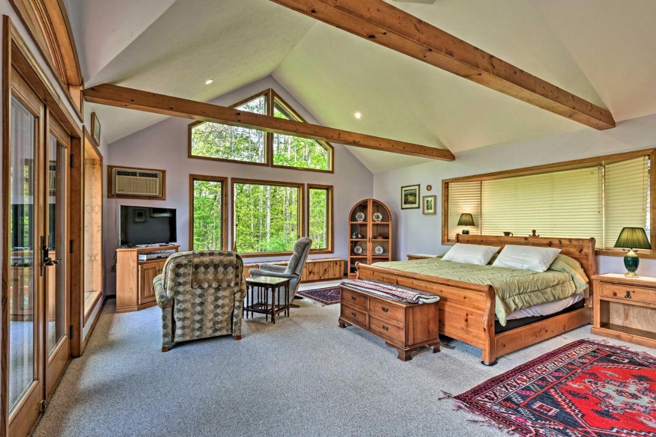 House On 1 Acre With Deck, Views!