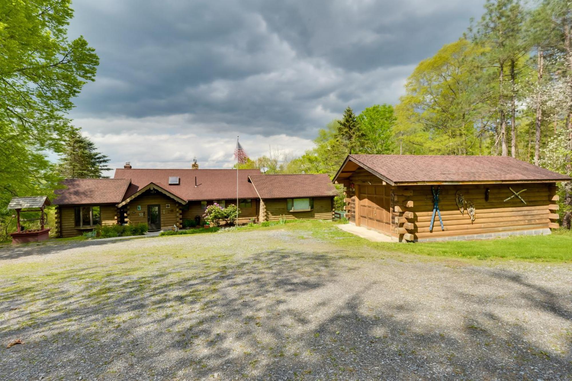 House On 1 Acre With Deck, Views! Casa de férias *