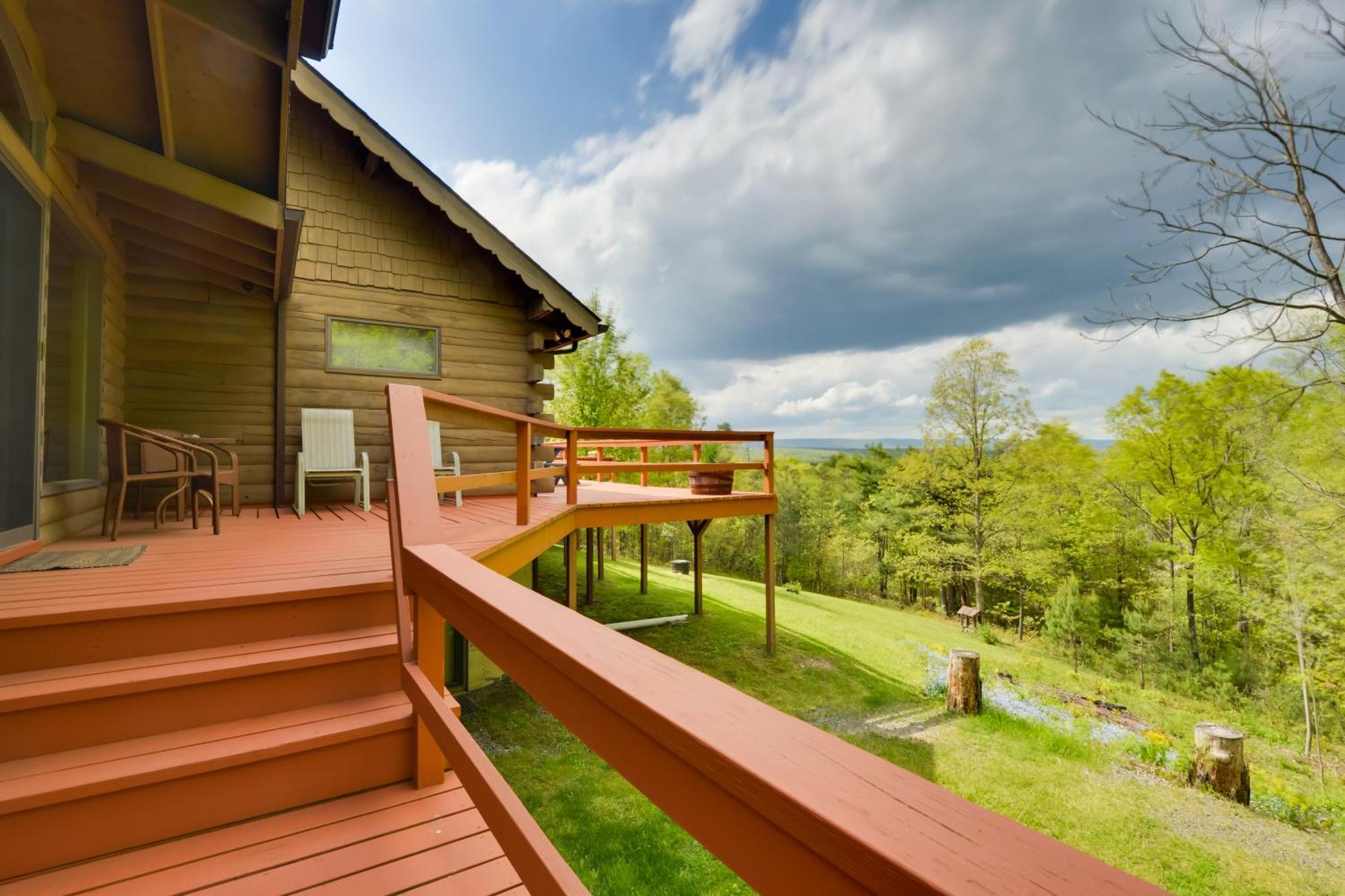 House On 1 Acre With Deck, Views! *